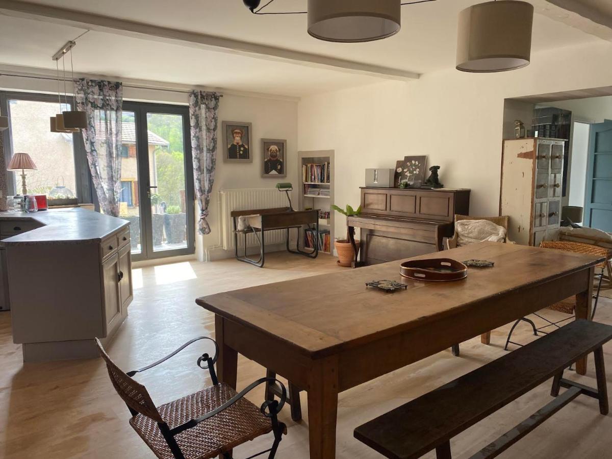 Maison Sur Cour Courzieu Экстерьер фото